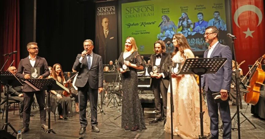 ESKİŞEHİR SENFONİ ORKESTRASI  2025-2026 SEZONUNDA  35 BİN DİNLEYİCİYLE BULUŞTU!